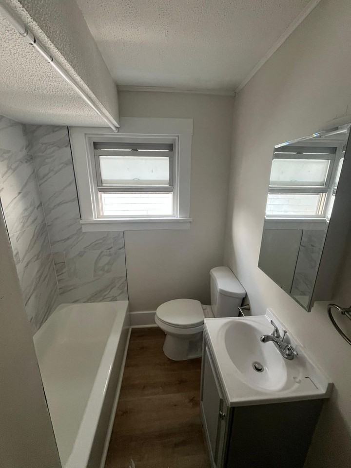 1714 Victoria Ave - Photo 4 of 13