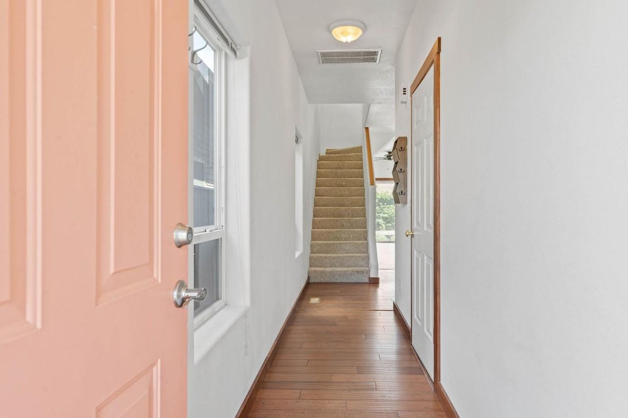 3328 Ne 74th Ave - Photo 3 of 35