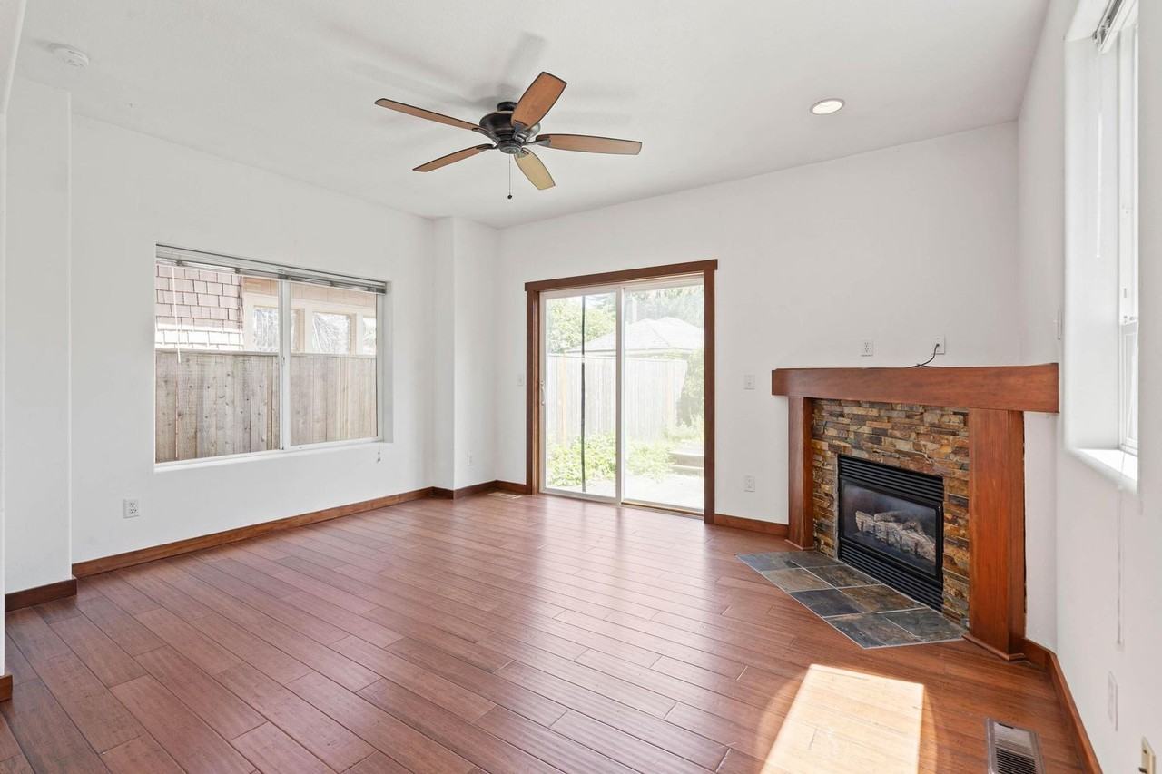 3328 Ne 74th Ave - Photo 4 of 35
