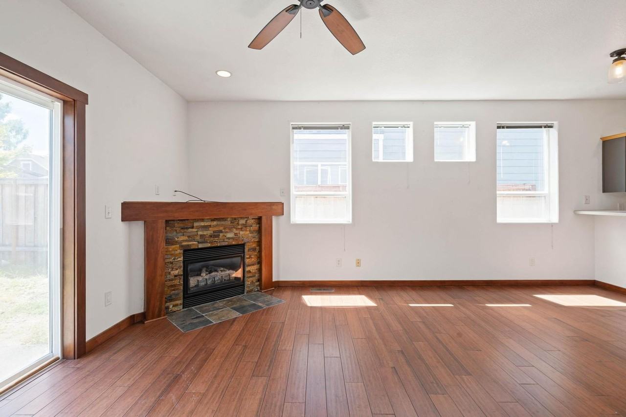 3328 Ne 74th Ave - Photo 5 of 35