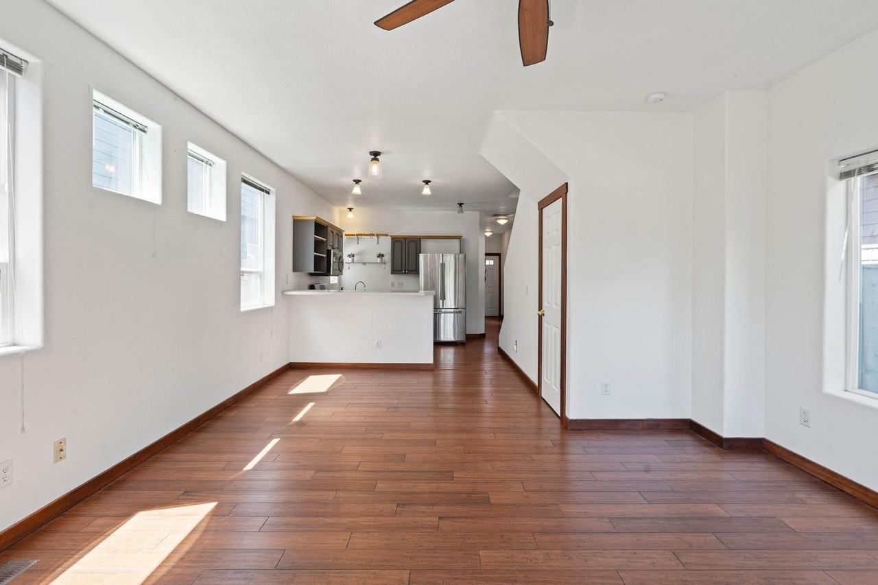 3328 Ne 74th Ave - Photo 7 of 35