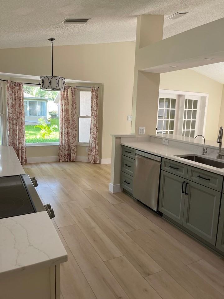 8143 Laurel Green Dr - Photo 3 of 16