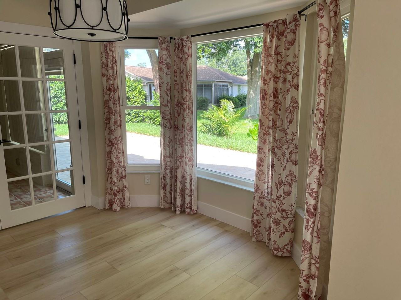 8143 Laurel Green Dr - Photo 5 of 16