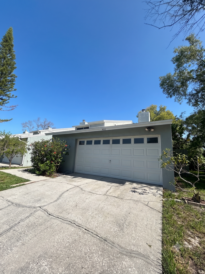 4001 Rosepointe Ct - Photo 4 of 5