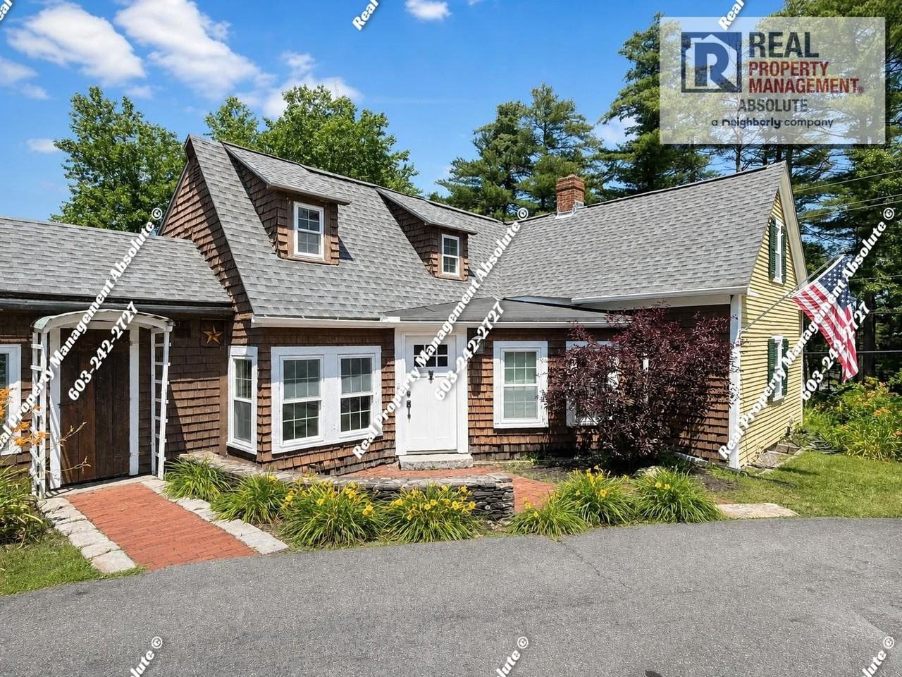208 Manchester St - Photo 2 of 37