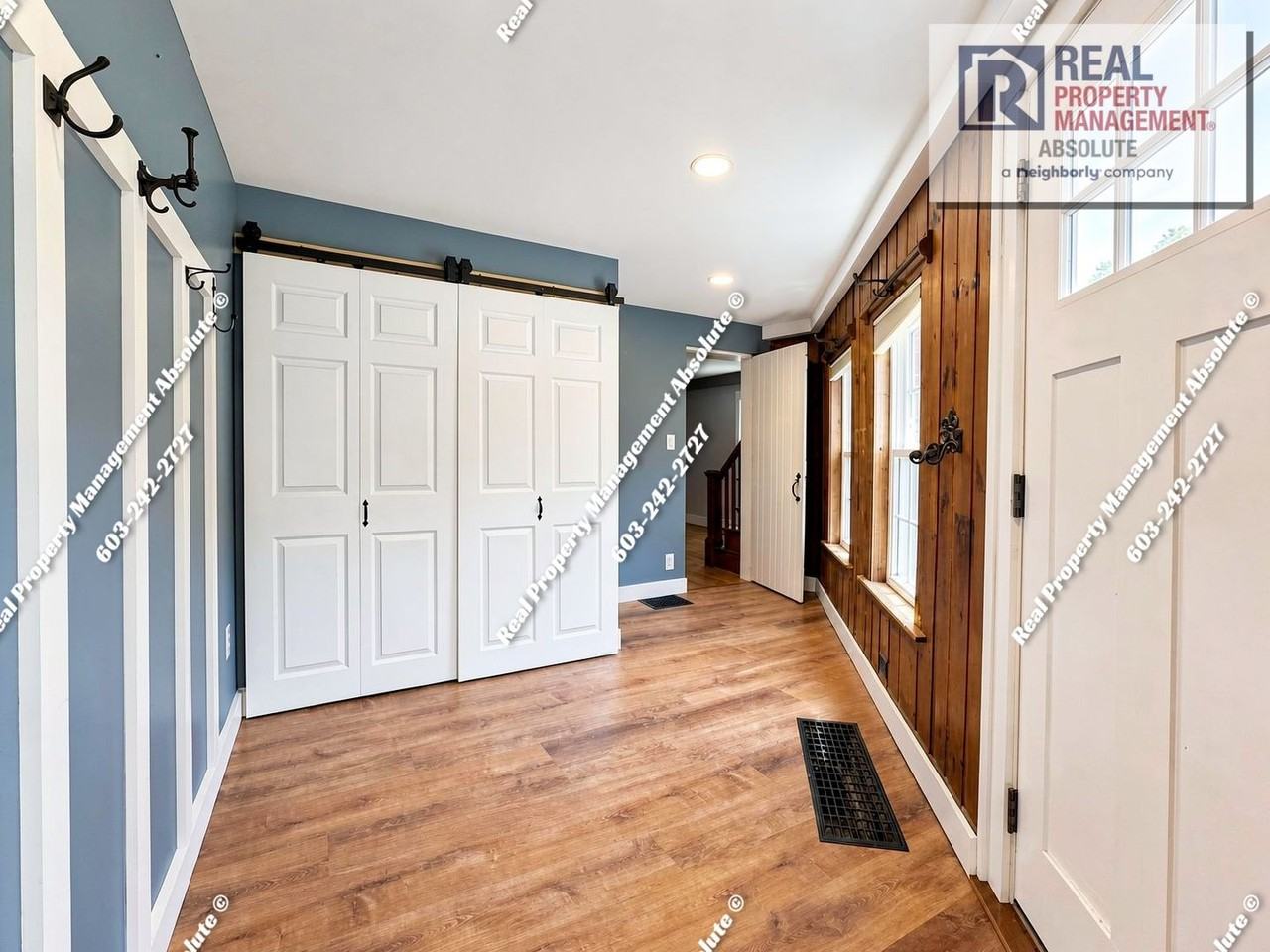 208 Manchester St - Photo 5 of 37