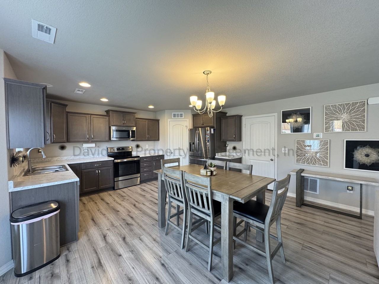 11054 Avena Rd - Photo 5 of 15