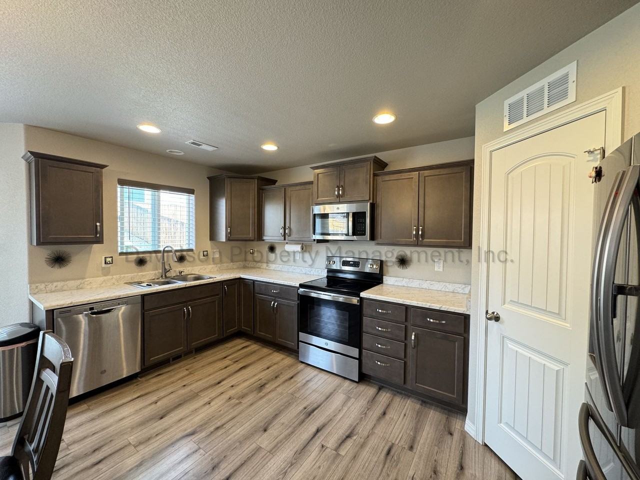 11054 Avena Rd - Photo 6 of 15