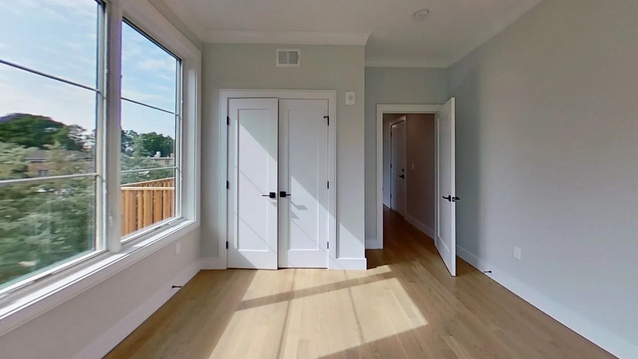 106 Warren St - Photo 6 of 7
