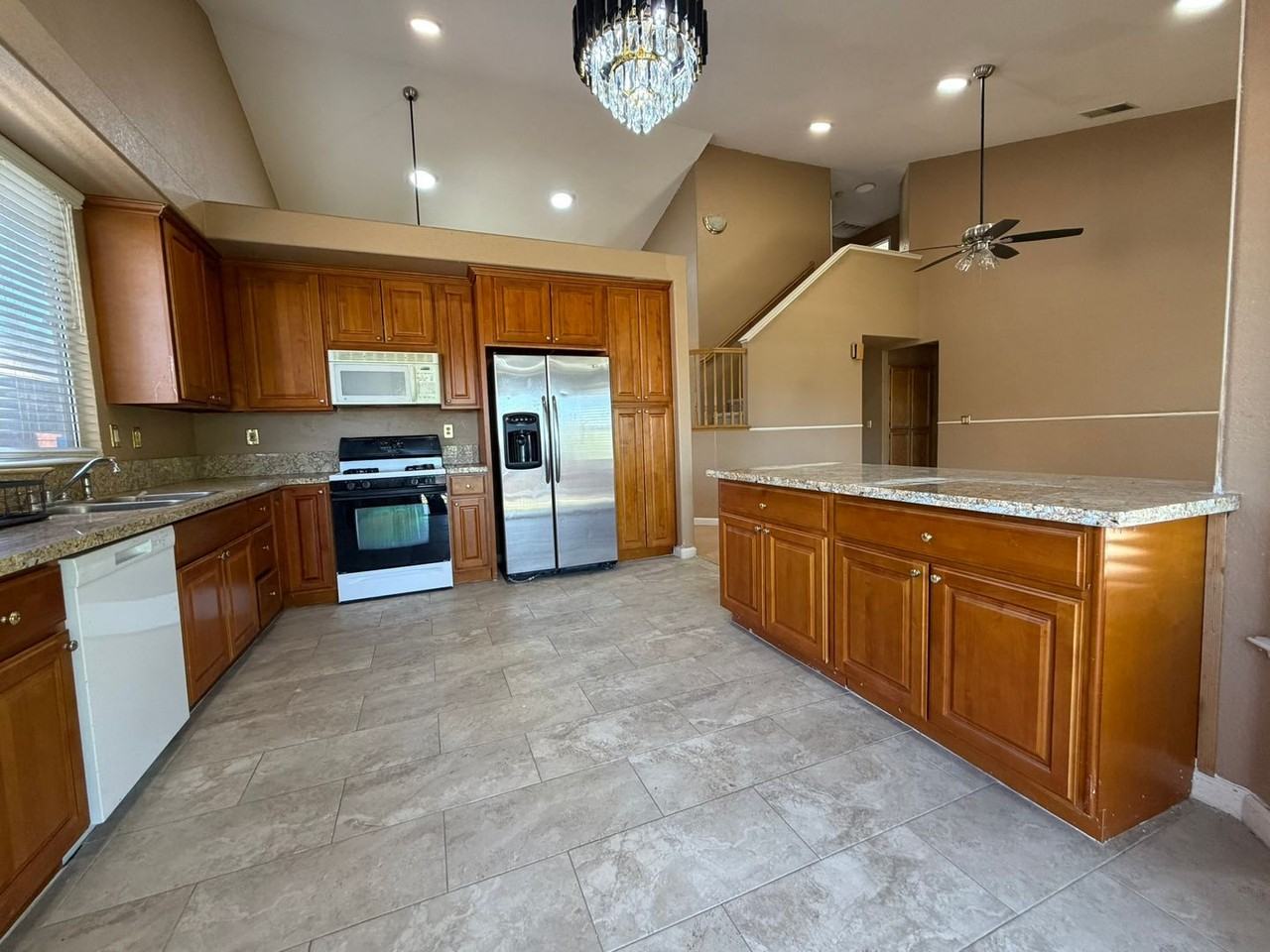 6408 Emerald Dr - Photo 2 of 24