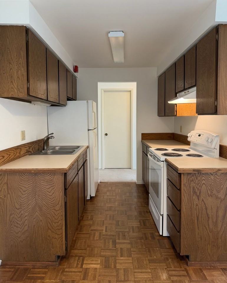 11112 Ne 68th St #325 - Photo 4 of 13