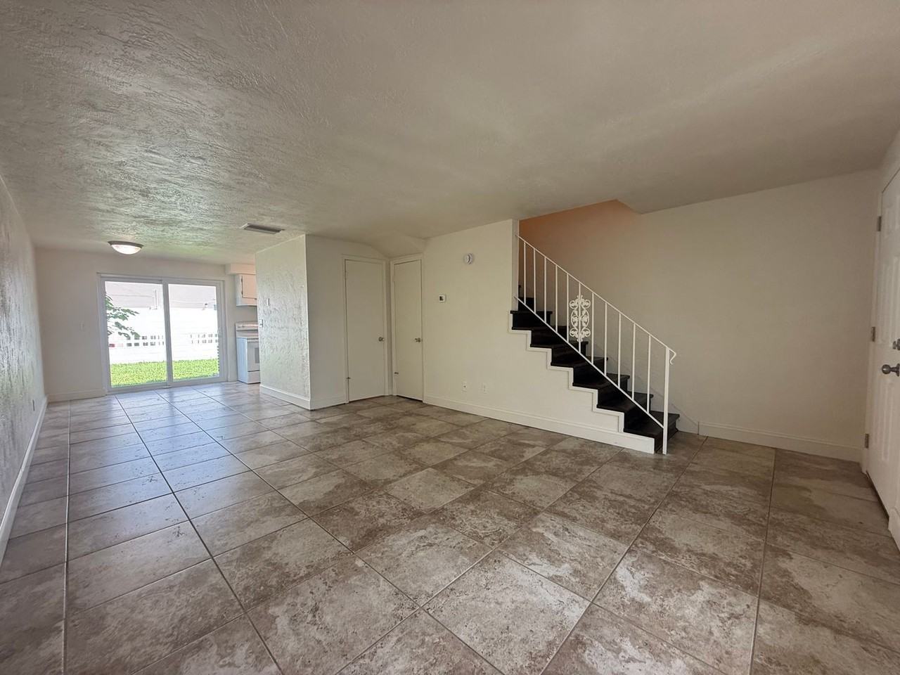 1610 S Palmetto Ave #4 - Photo 3 of 20