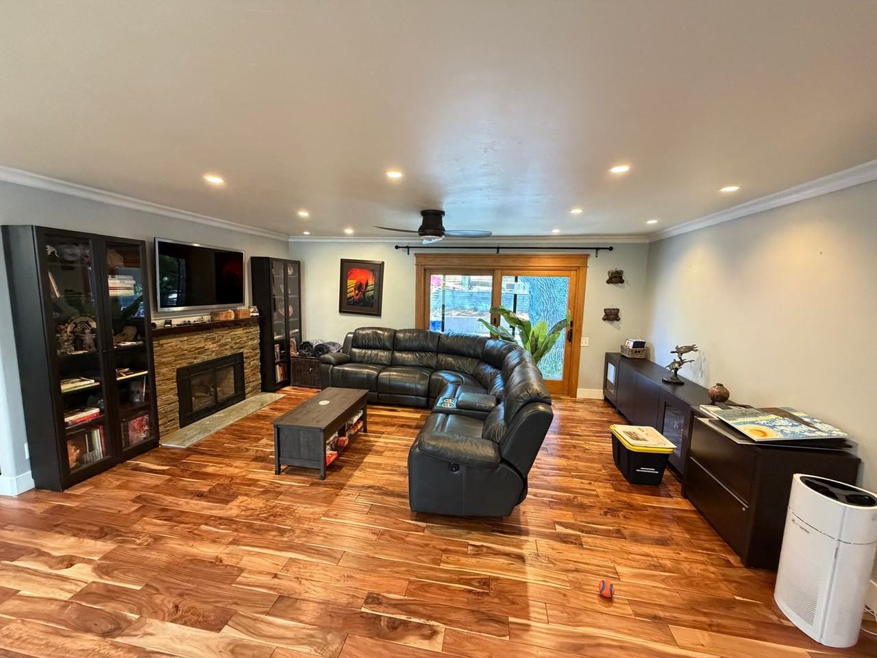 954 Acalanes Rd - Photo 3 of 24