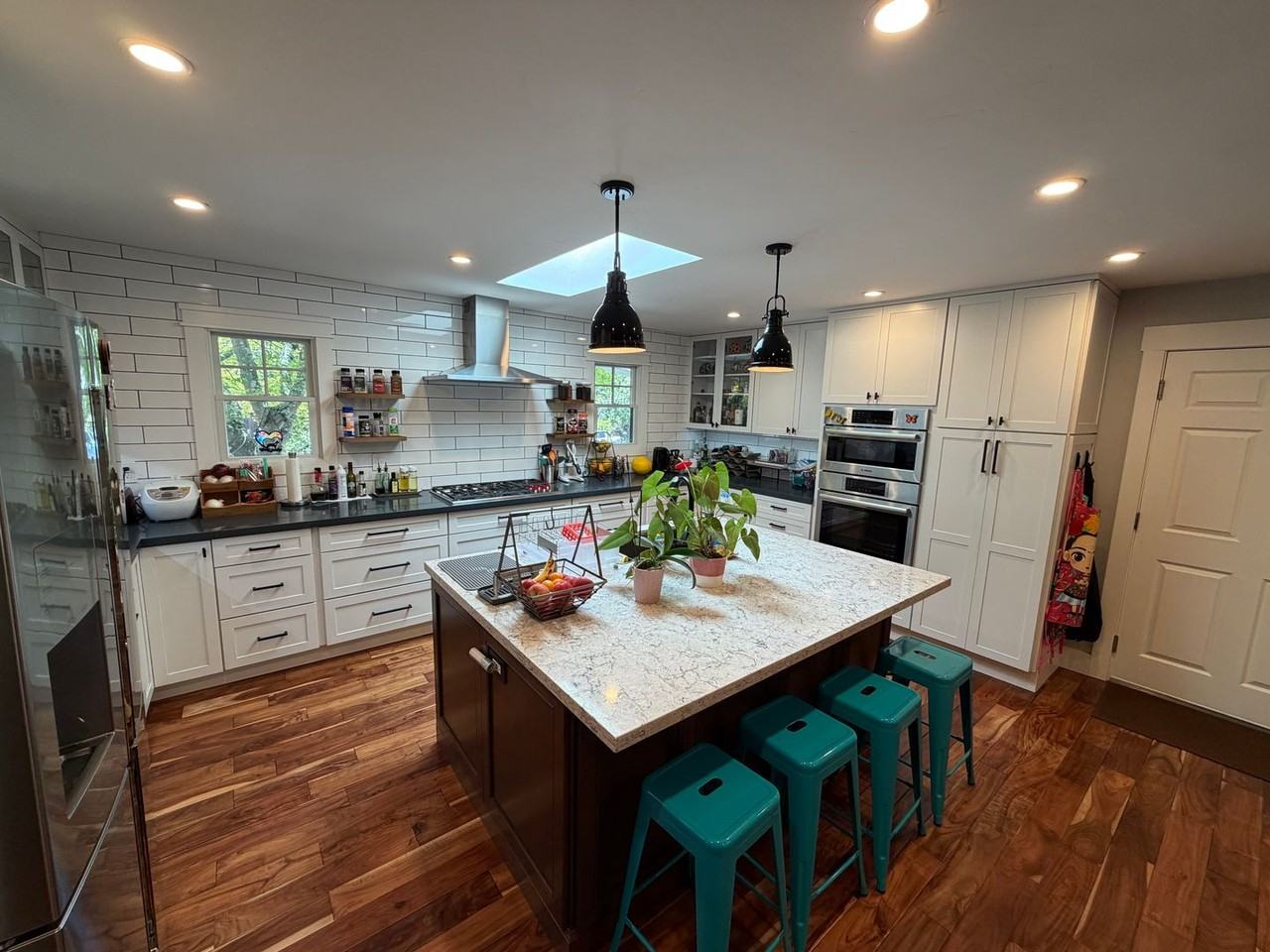 954 Acalanes Rd - Photo 4 of 24