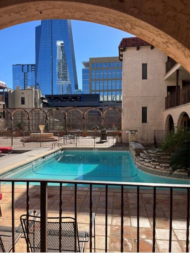 505 W 7th St