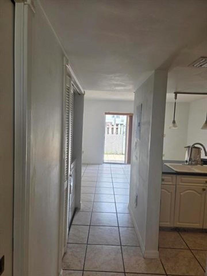 9187 9187 Fontainebleau Blvd th 419 - Photo 5 of 15