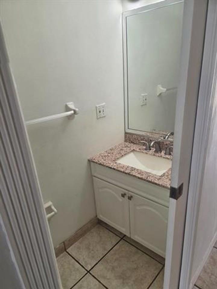 9187 9187 Fontainebleau Blvd th 419 - Photo 6 of 15
