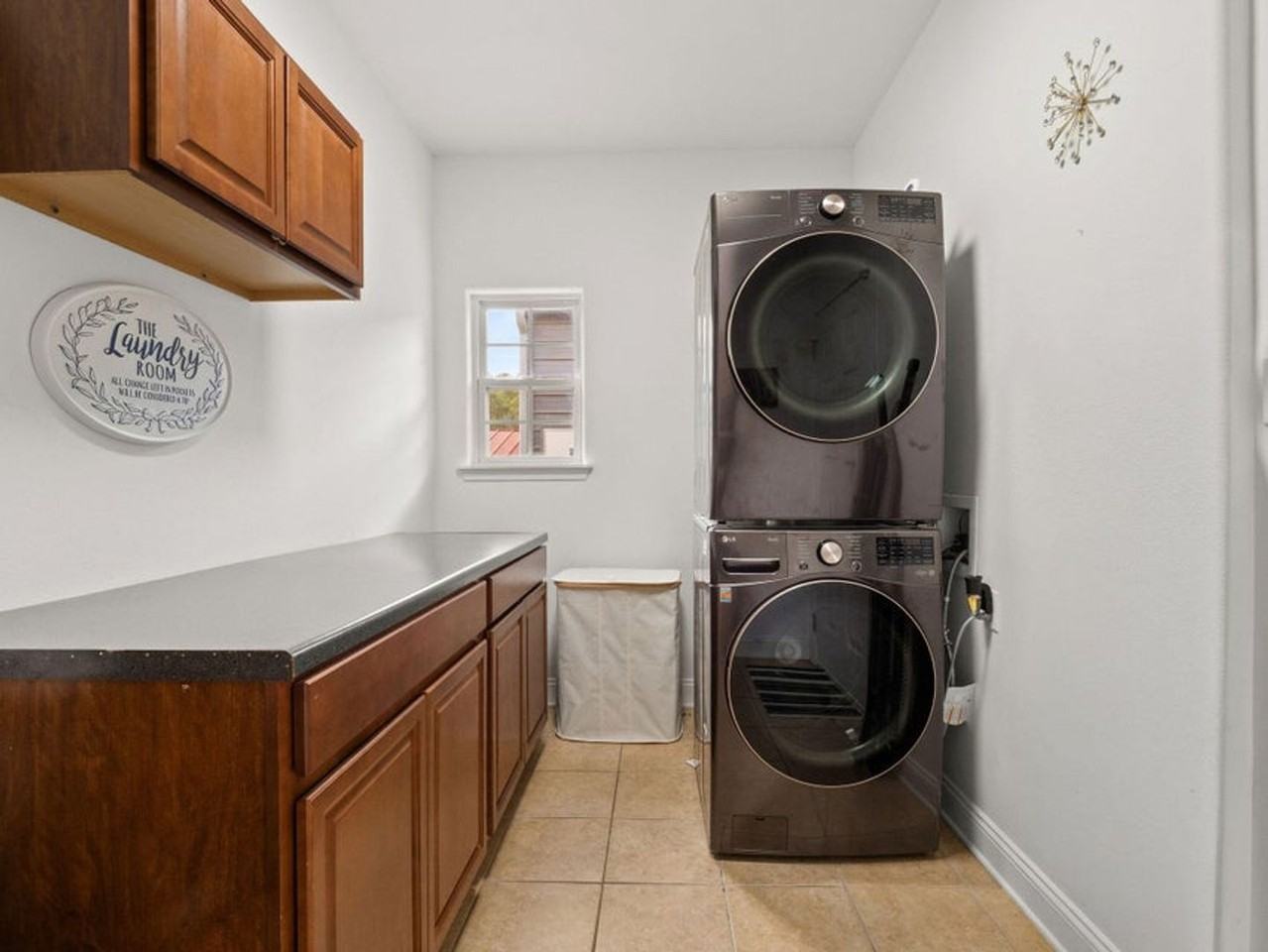 315 Veterans Ln - Photo 7 of 24