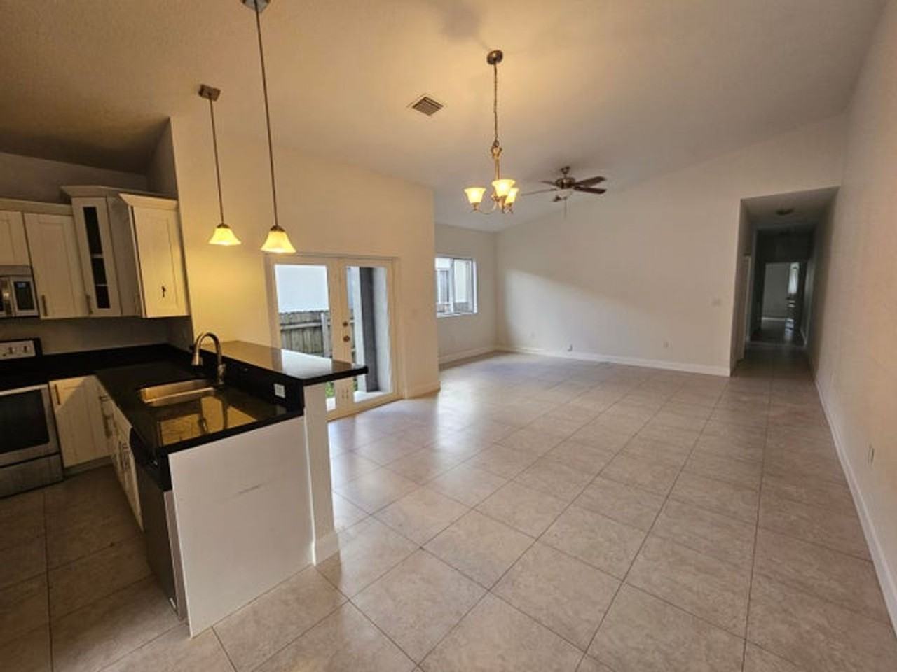 743 Nw 2nd Ave - Photo 3 of 11