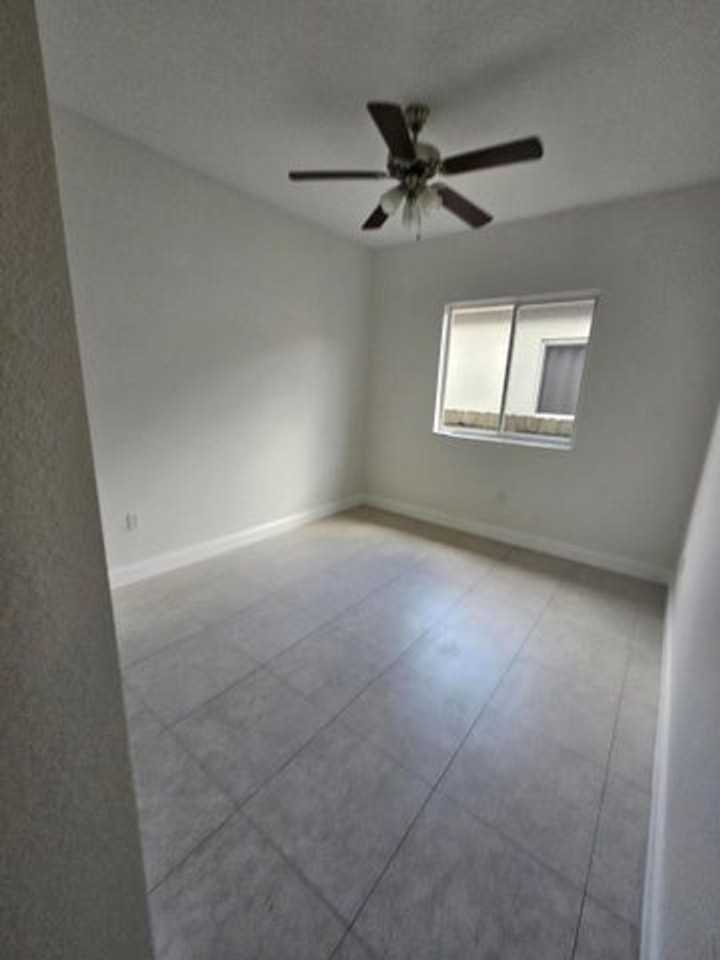 743 Nw 2nd Ave - Photo 6 of 11