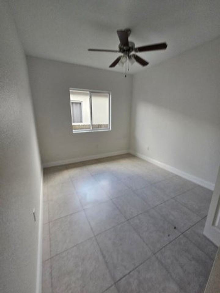 743 Nw 2nd Ave - Photo 7 of 11