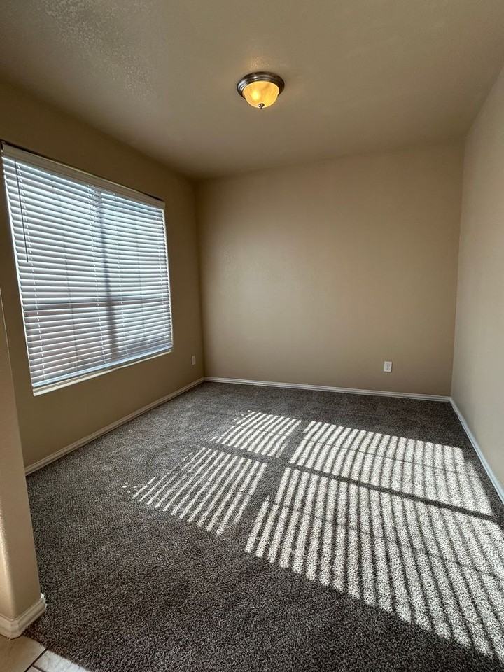 6917 Brooks Ranch Rd - Photo 2 of 20