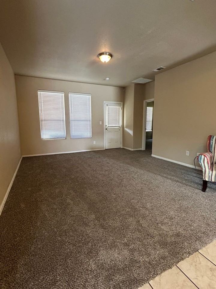 6917 Brooks Ranch Rd - Photo 3 of 20
