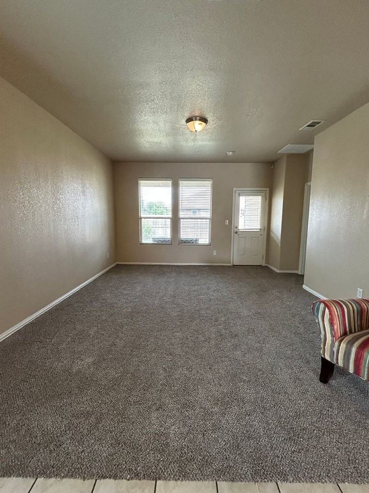 6917 Brooks Ranch Rd - Photo 4 of 20