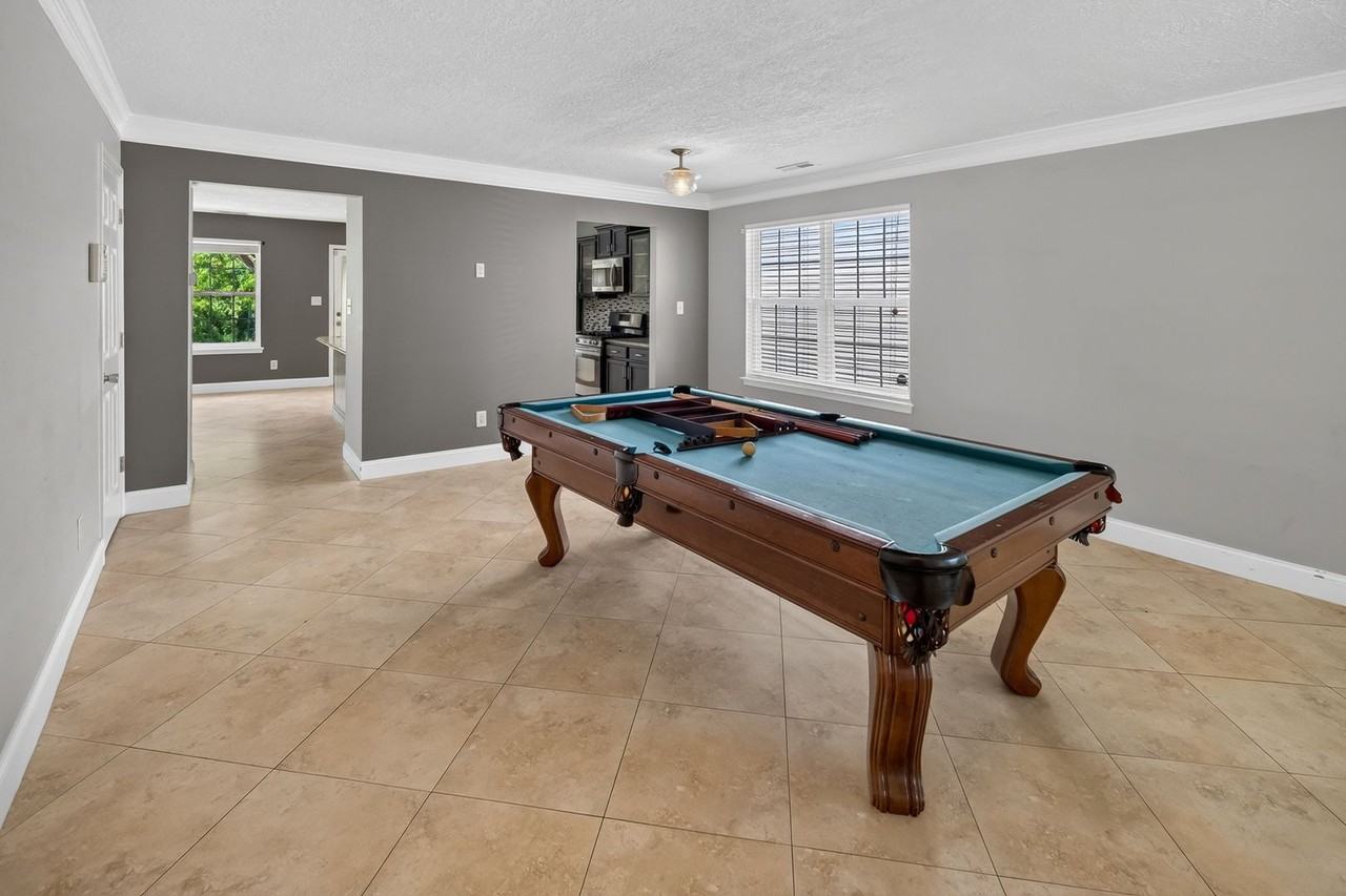 10745 Glenluce Ave - Photo 2 of 30