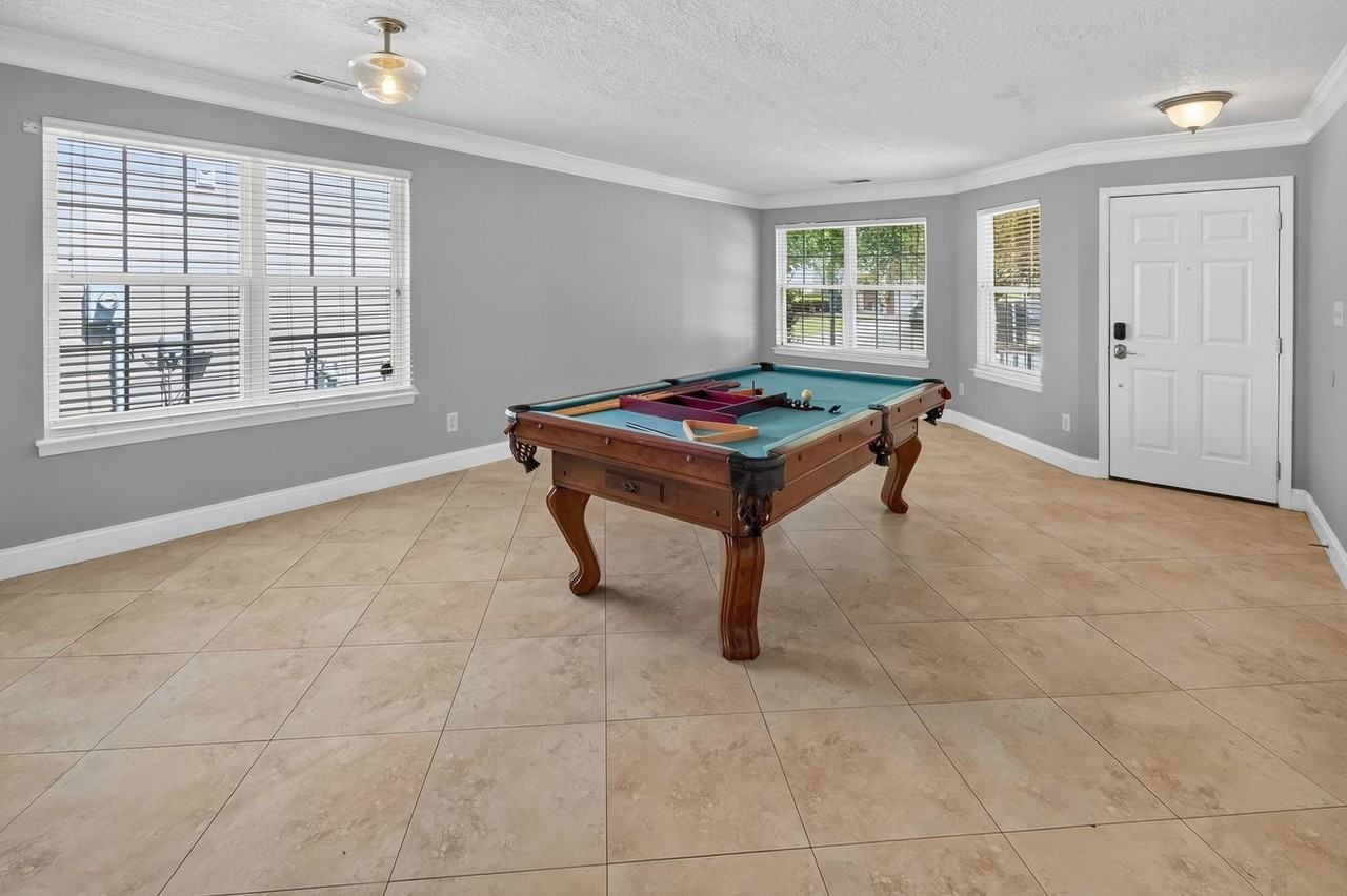 10745 Glenluce Ave - Photo 3 of 30