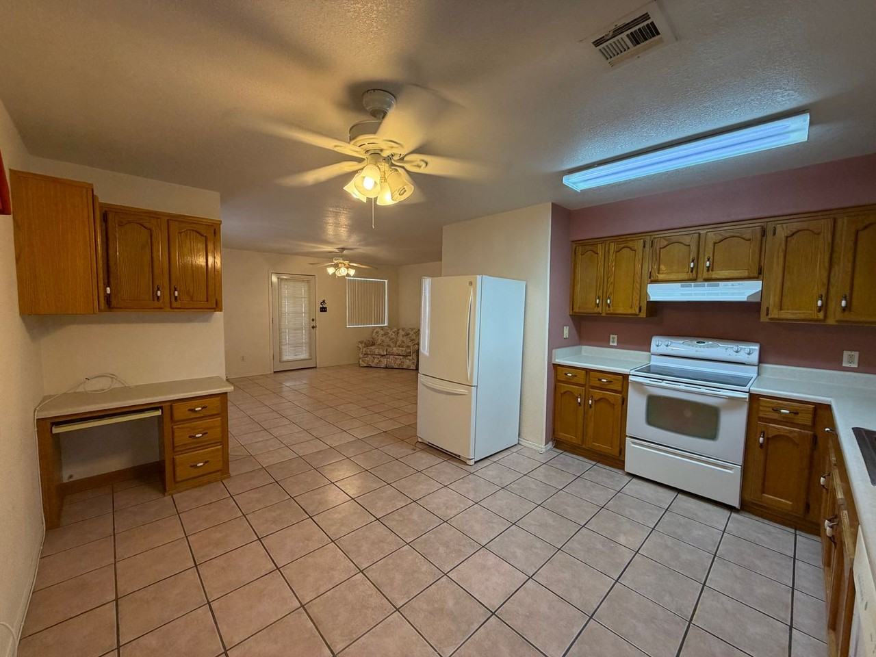 13613 E 52nd St - Photo 4 of 22