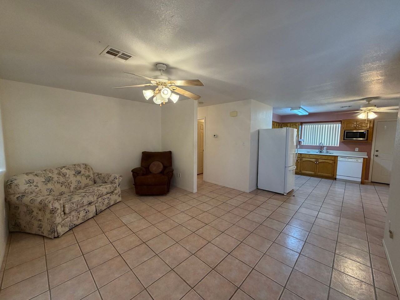 13613 E 52nd St - Photo 6 of 22