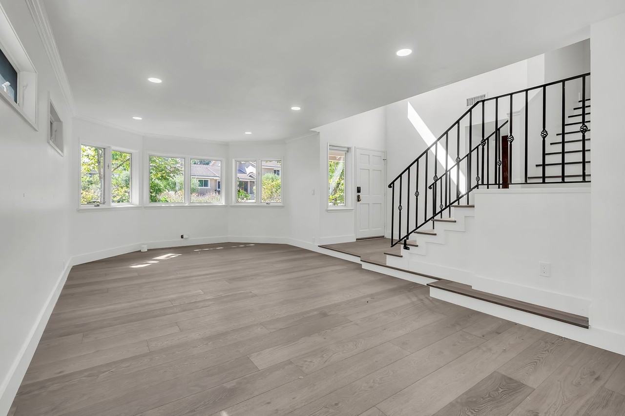 26232 Glen Canyon Dr - Photo 3 of 34