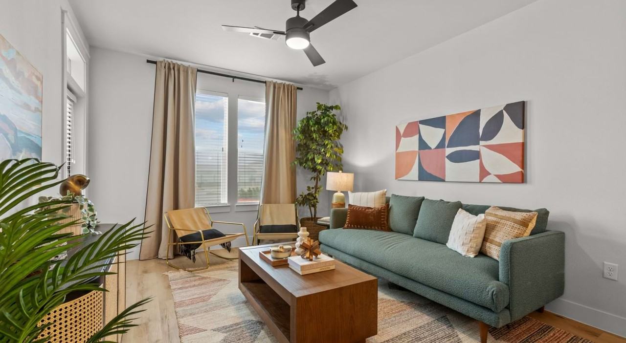 13046 Four Star Boulevard - Photo 4 of 50