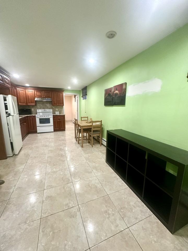 386 Pelton Ave - Photo 4 of 6