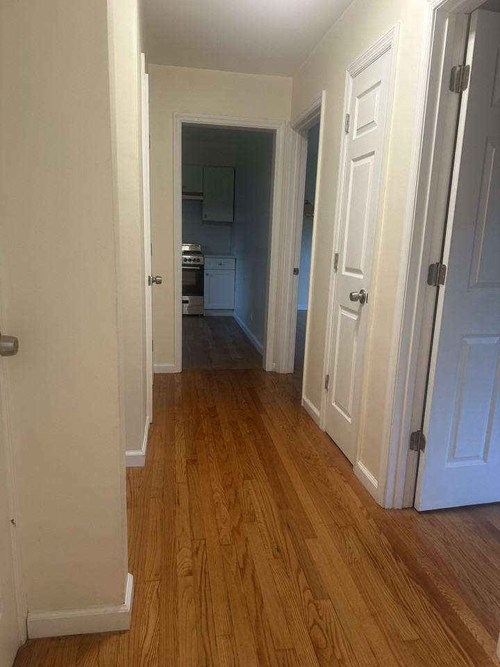 75 Lortel Ave - Photo 7 of 8