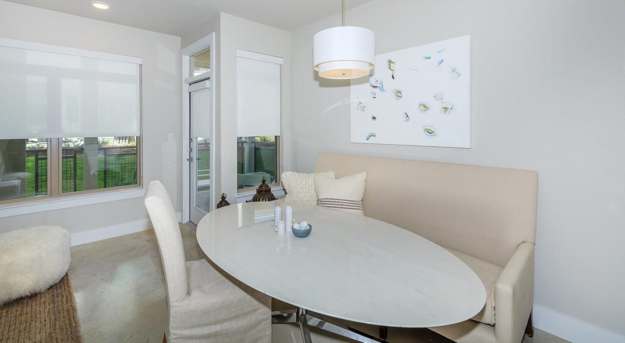 7415 Southwest Parkway - Photo 4 of 28