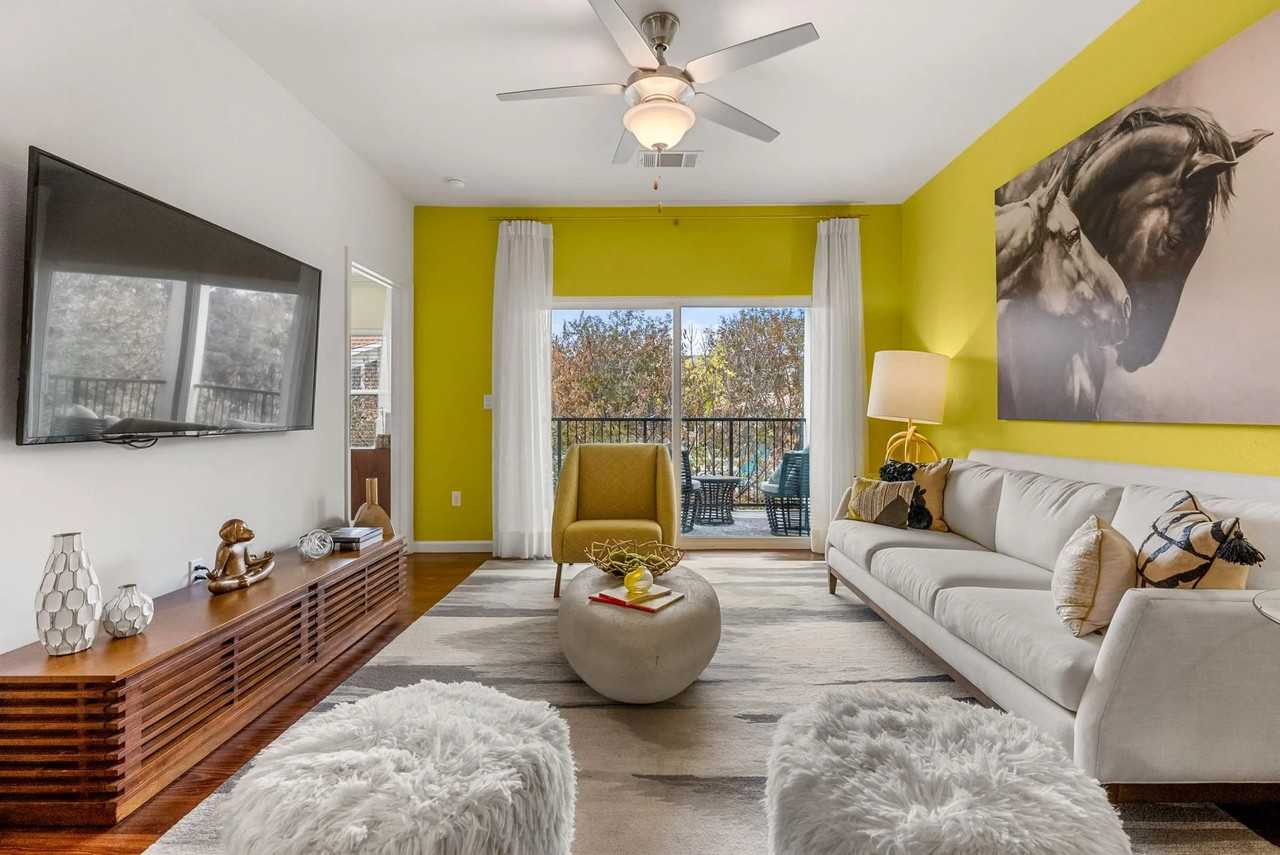 2401 South Lakeline Boulevard - Photo 4 of 31