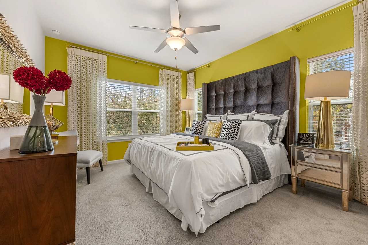 2401 South Lakeline Boulevard - Photo 6 of 31