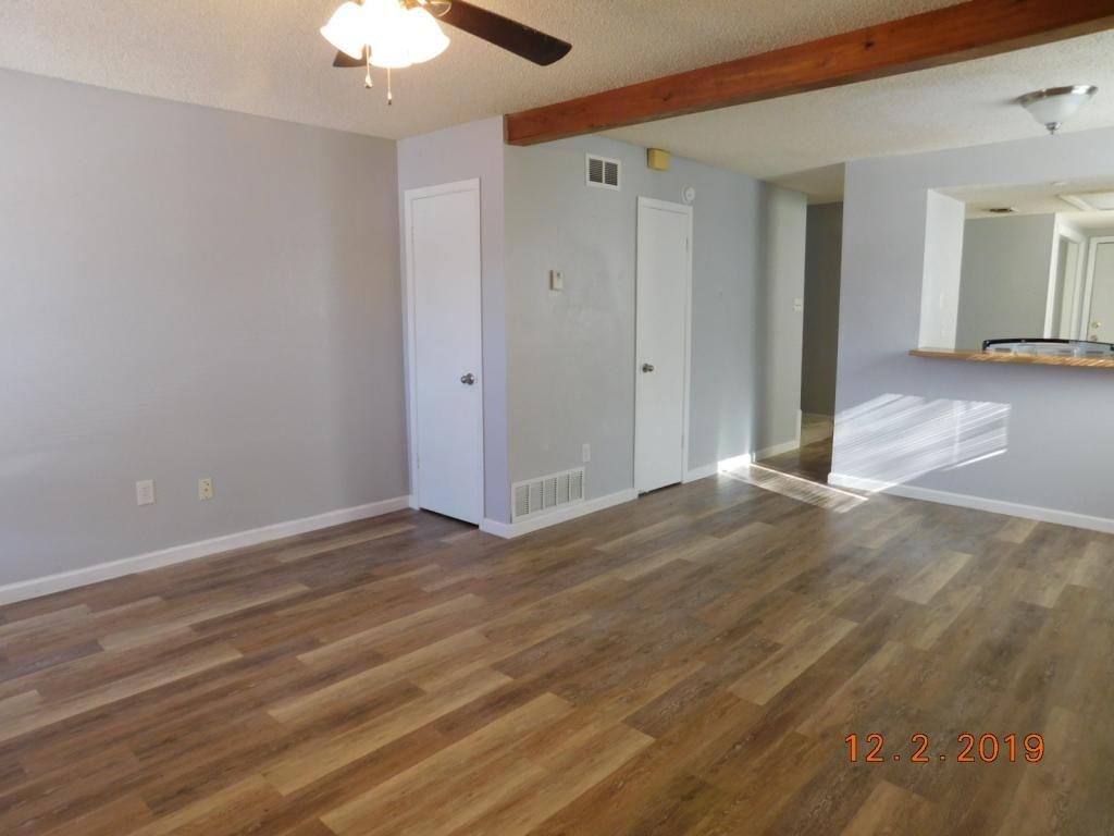 910 N 7th St #B - Photo 2 of 20