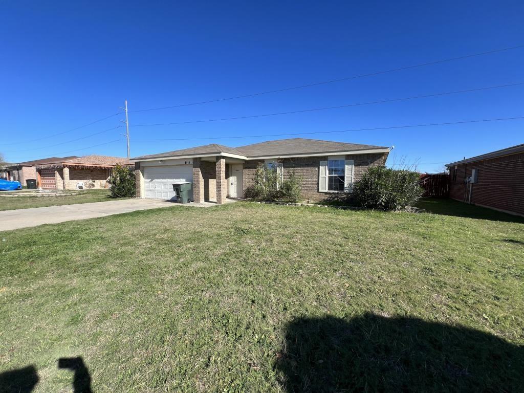 4115 Mustang Dr - Photo 3 of 33