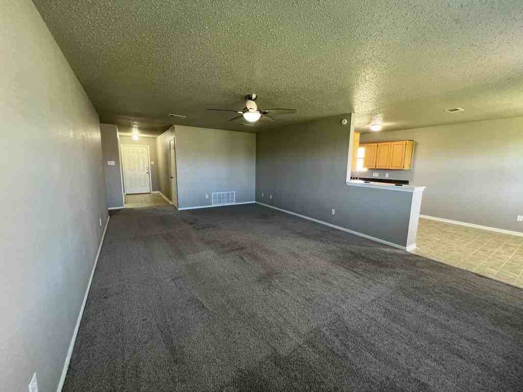 4115 Mustang Dr - Photo 5 of 33