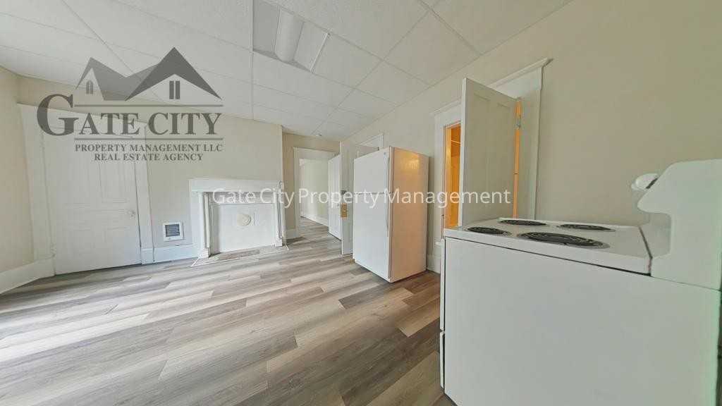 1715 S Main St - Photo 3 of 8