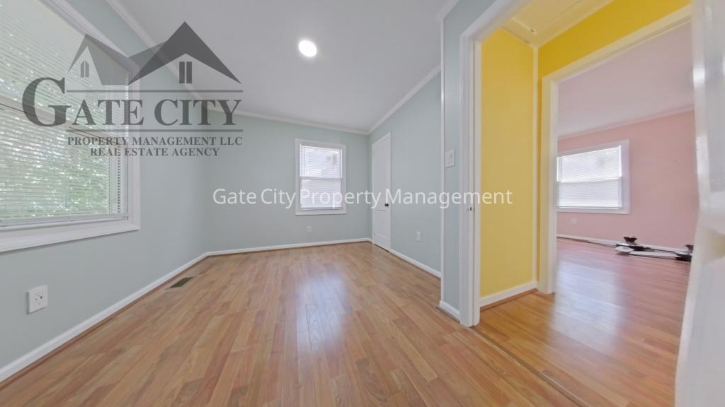 616 Hedrick Ave - Photo 5 of 9