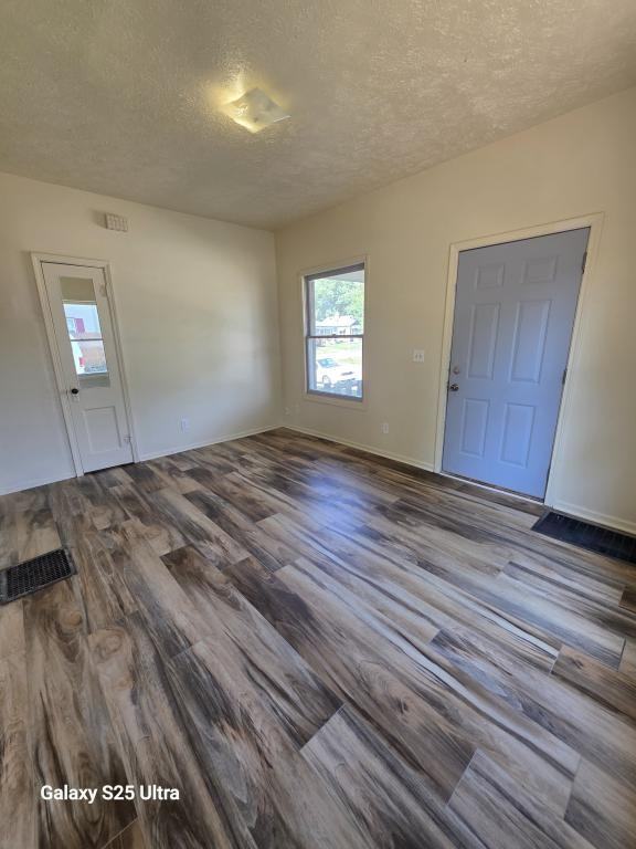 319 N Delphos St - Photo 7 of 11