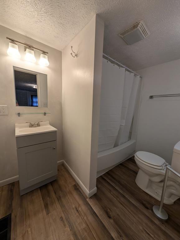 711 N Webster St - Photo 5 of 10