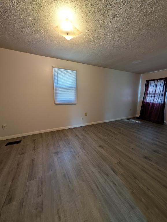 711 N Webster St - Photo 6 of 10