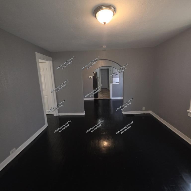 1918 S Willow Ave - Photo 6 of 26