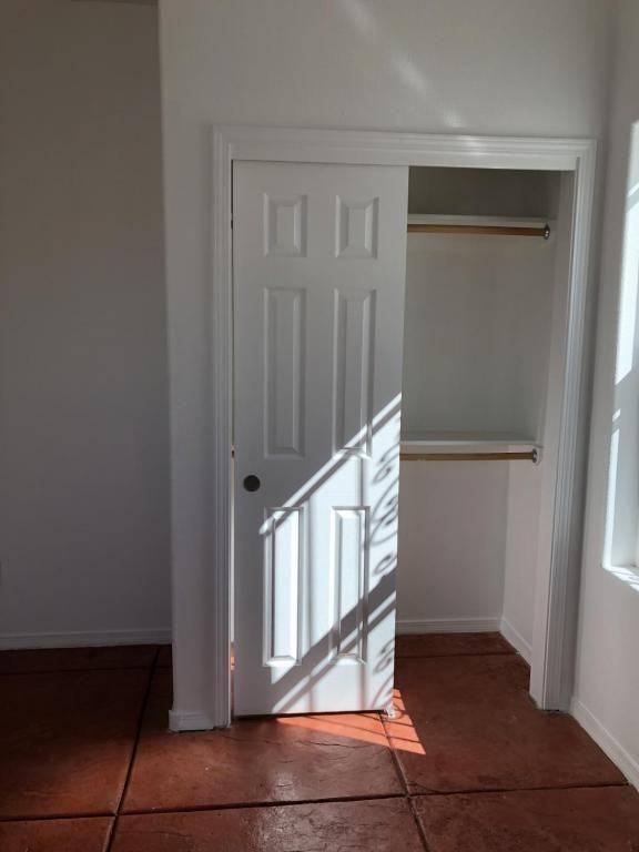 1703 Lomas Blvd Nw Unit E - Photo 5 of 12