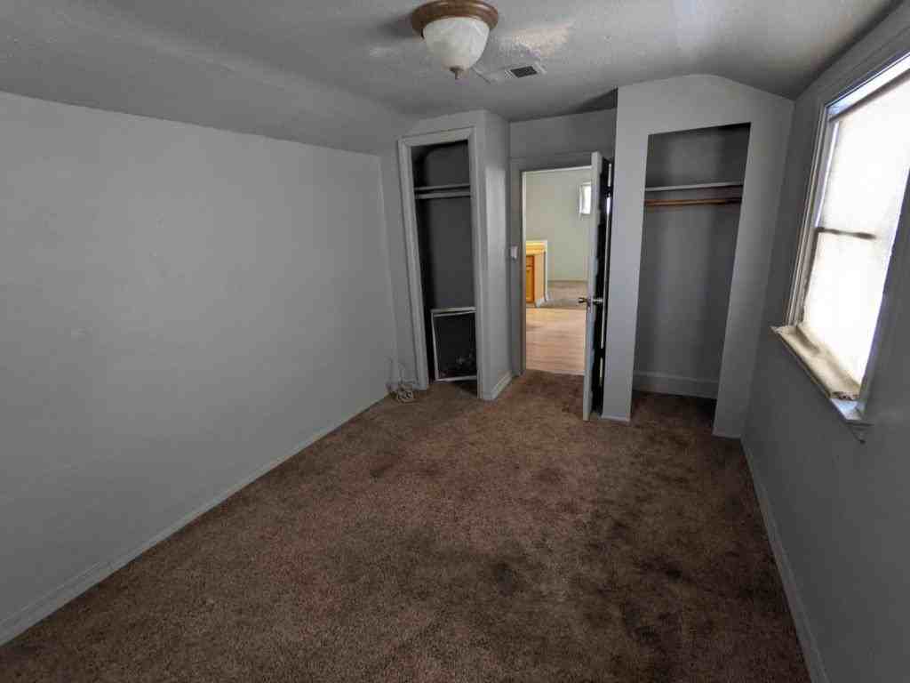 255 1/2 3rd St Apt B - Photo 3 of 4